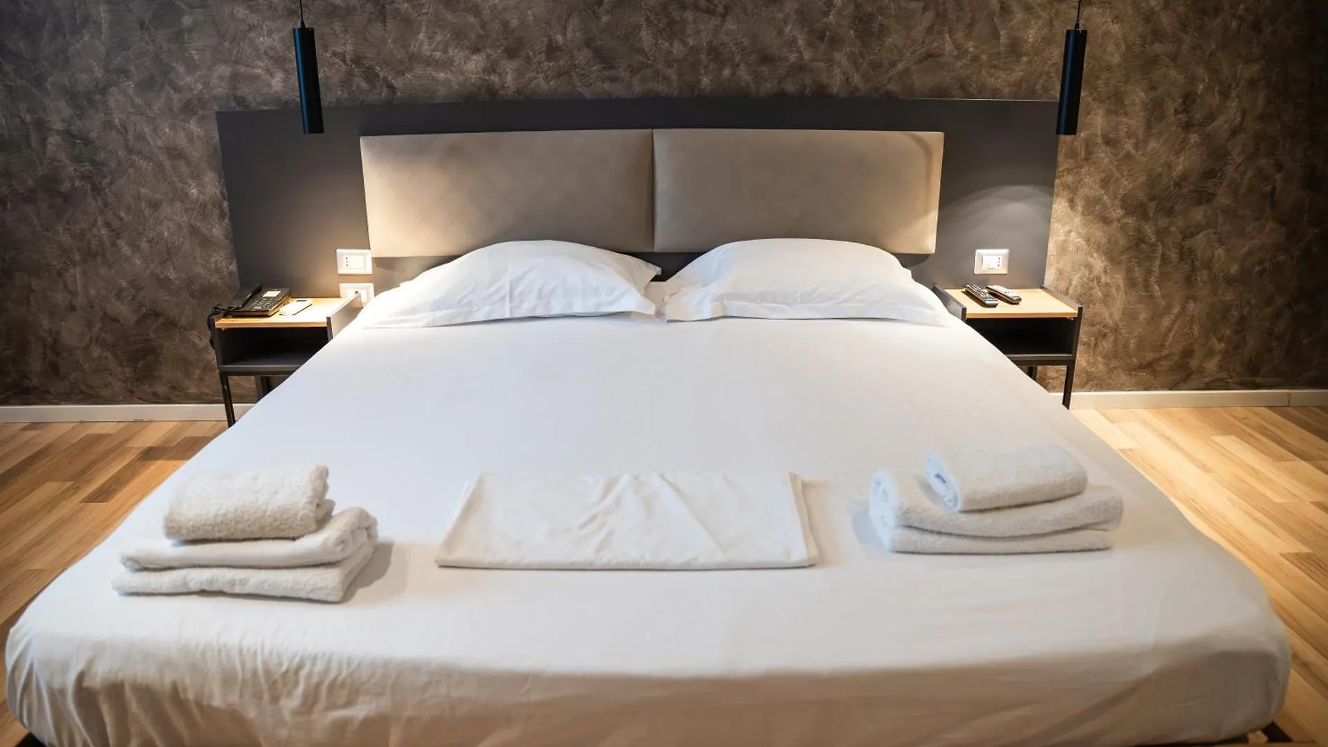 Center Boutique Hotel Tirana 3*,  Albania