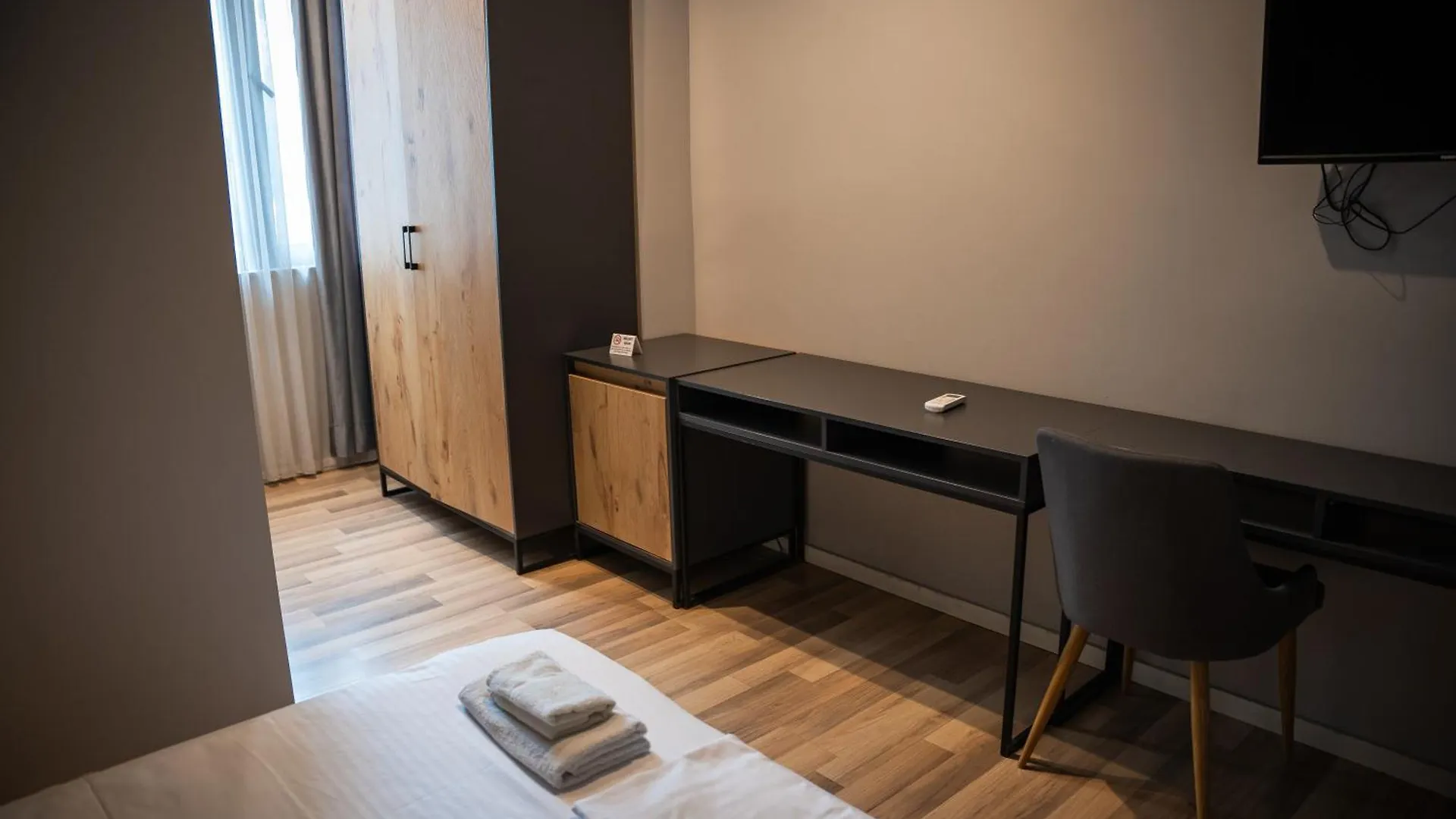Center Boutique Hotel Tirana 3*,  Albanien